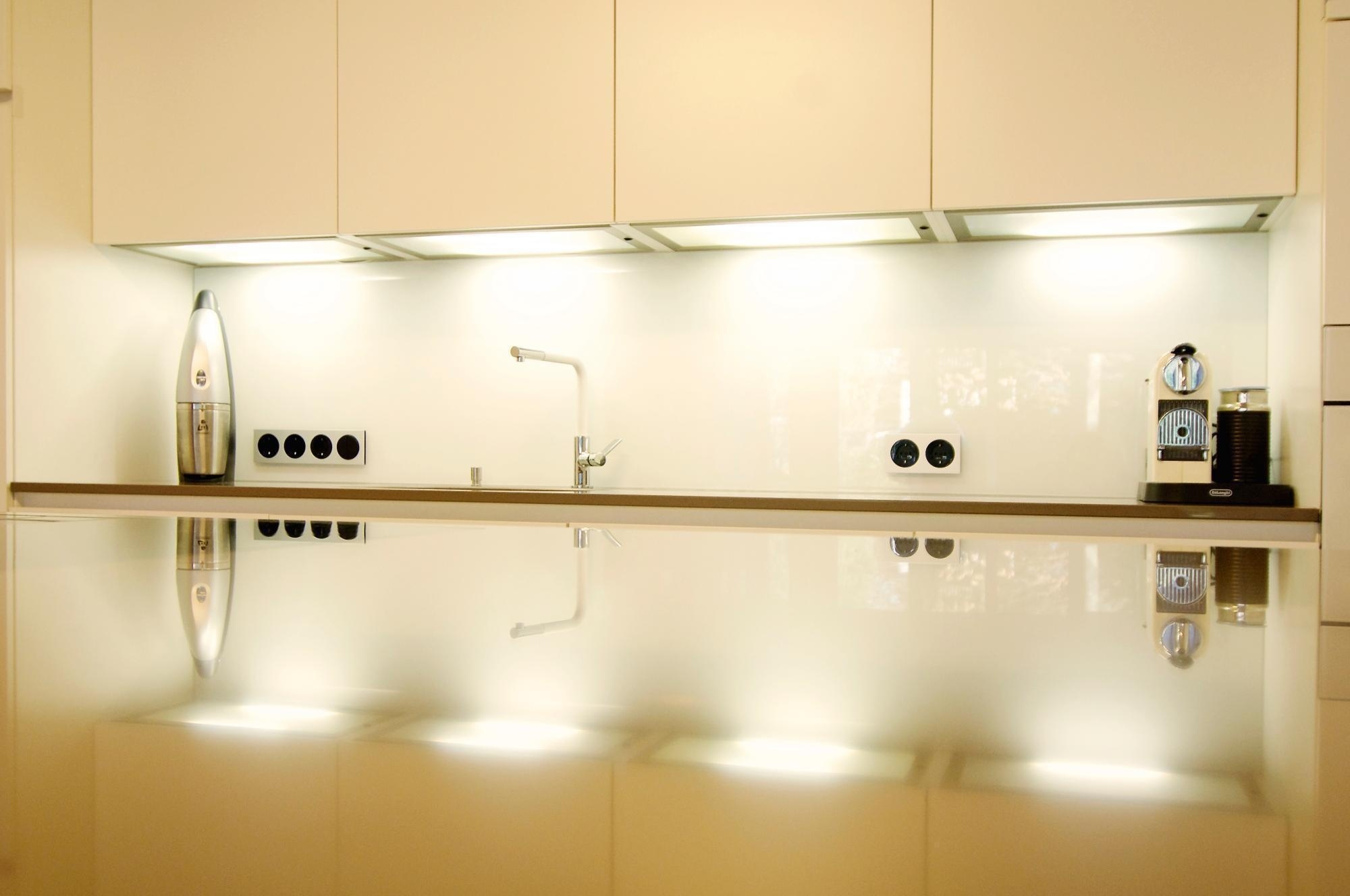 Souterrainwohnung in München – helle Eleganz