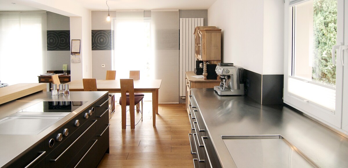 DIE FAMILIENKÜCHE  DIE FAMILIENKÜCHE 