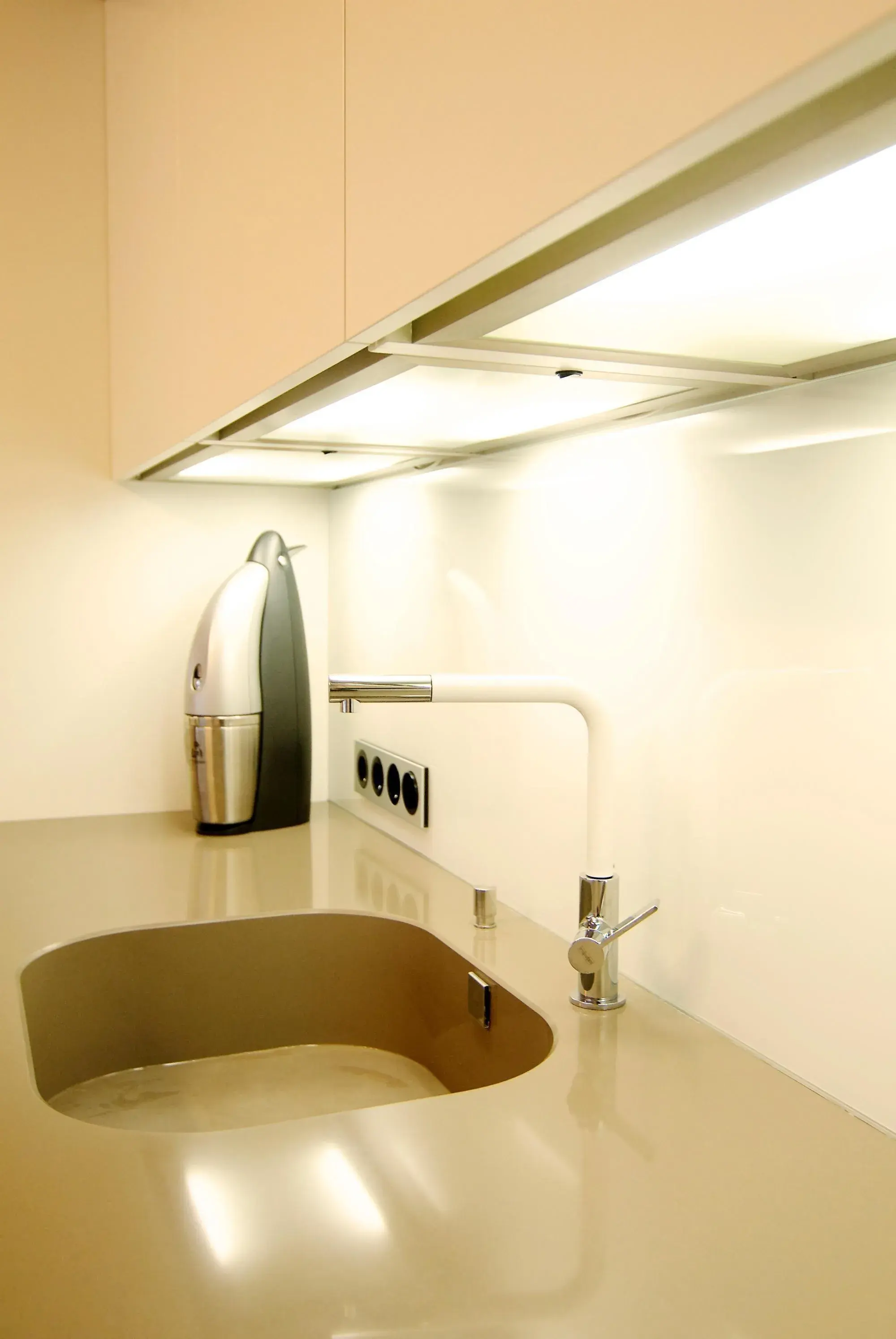 Souterrainwohnung in München – helle Eleganz